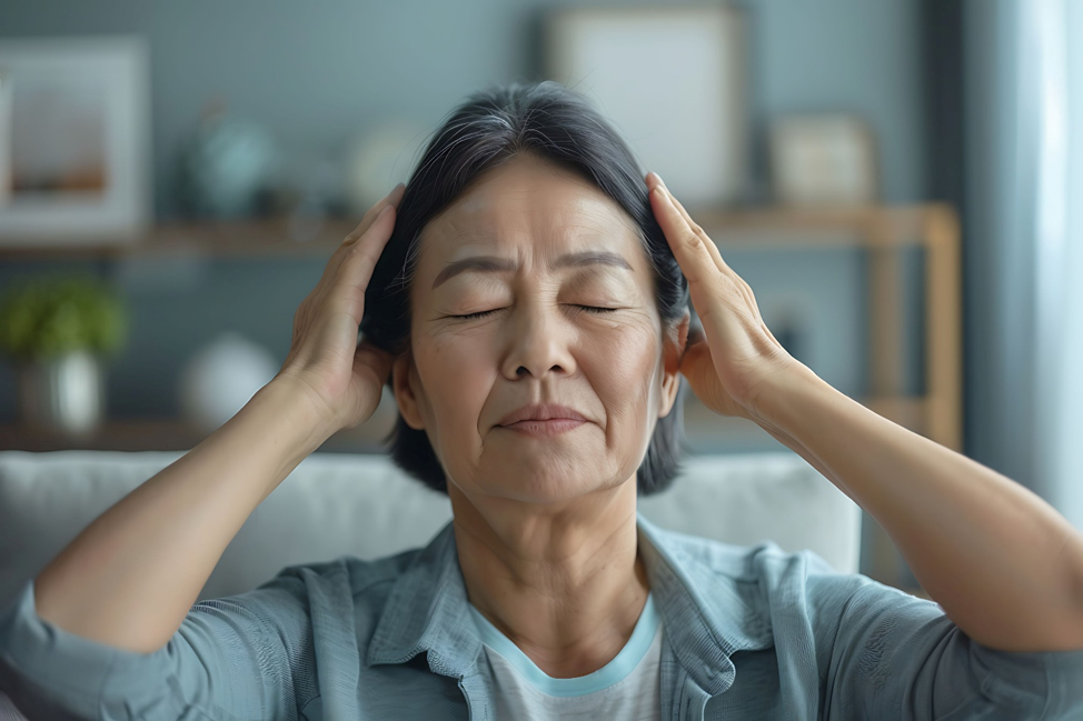 เกราะป้องกันใจ: คู่มือ 10 ข้อเพื่อลดความเครียดของผู้ดูแล เมื่อชีวิตเปลี่ยนไปเพราะภาวะสมองเสื่อม